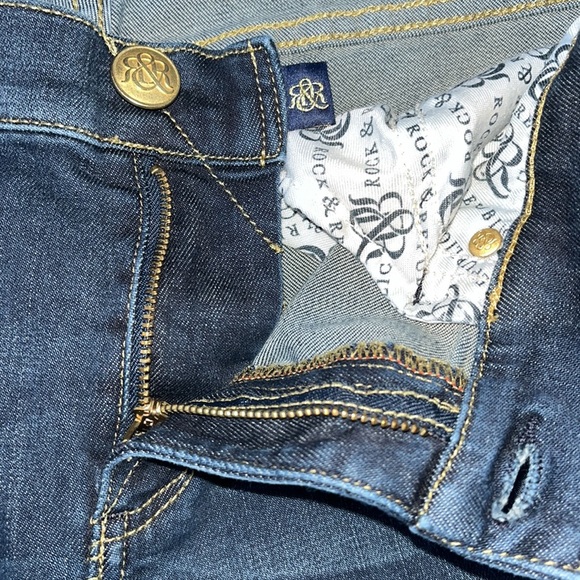 ROCK & REPUBLIC dark blue denim jeans. Woman’s size 10 - Picture 5 of 16